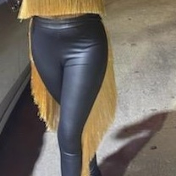 Two piece set - Picture 4 of 6